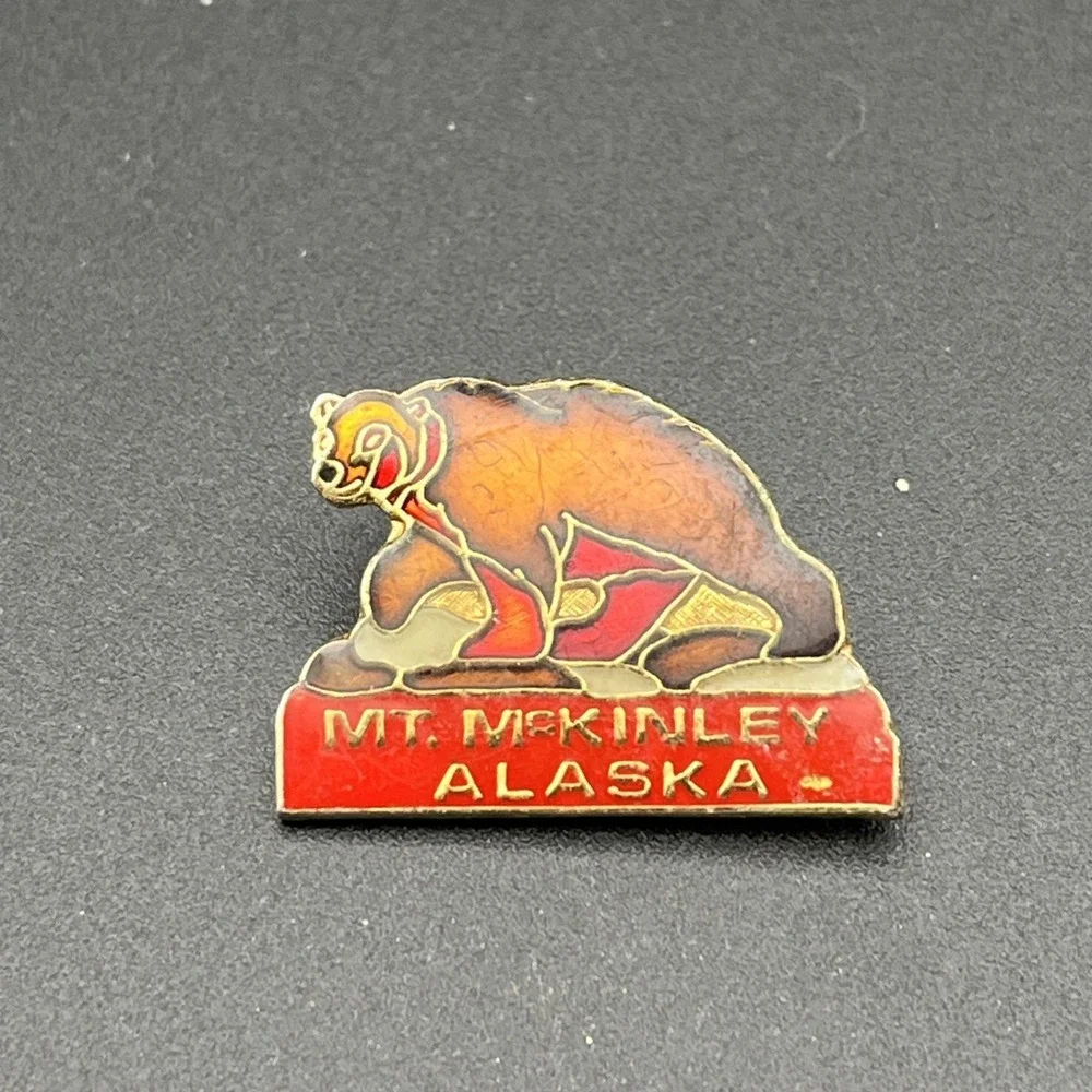 Mt McKinley Alaska Mountain‎ Bear Lapel Hat Pin